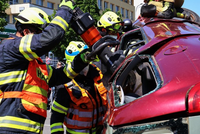  Soutěž ve vyprošťování prověřila sehranost hasičských týmů

