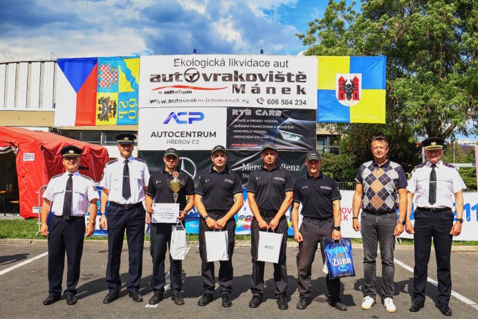  Soutěž ve vyprošťování prověřila sehranost hasičských týmů
