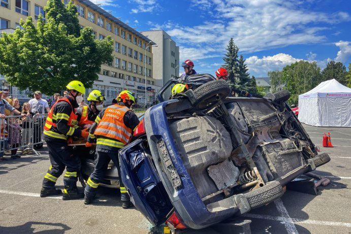  Soutěž ve vyprošťování prověřila sehranost hasičských týmů
