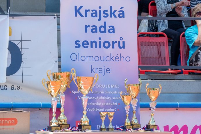  Senioři ovládli stadion a předvedli, že věk nemusí být překážkou
