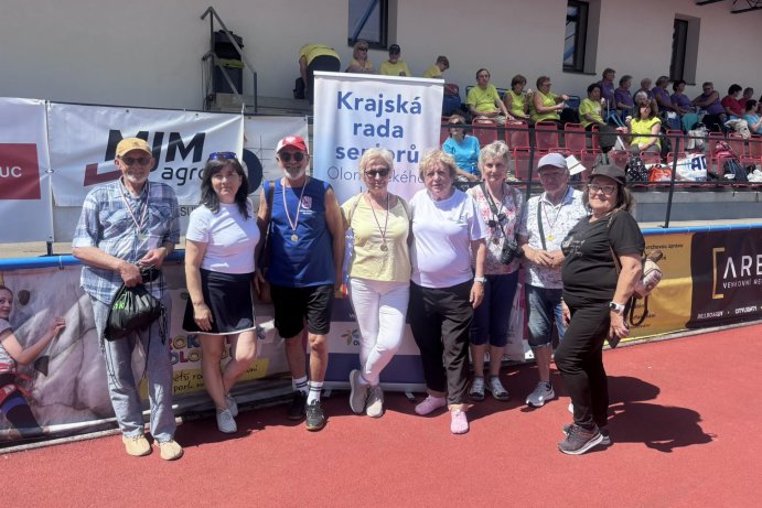  Senioři ovládli stadion a předvedli, že věk nemusí být překážkou
