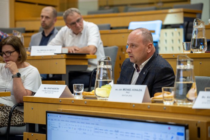  Krajská tripartita řešila podporu ohrožených regionů i nové vzdělávání
