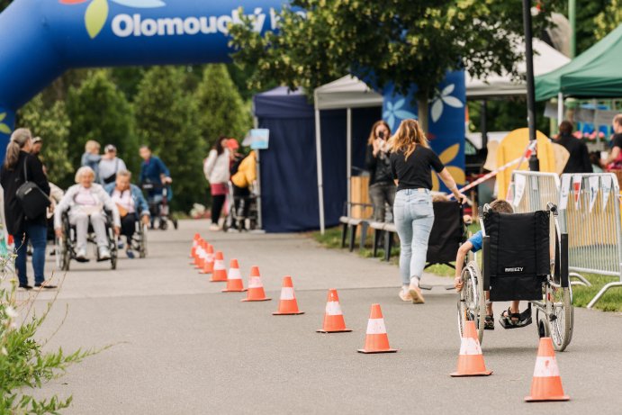  Olomoucká štafeta na vozíku spojila stovky lidí napříč světy
