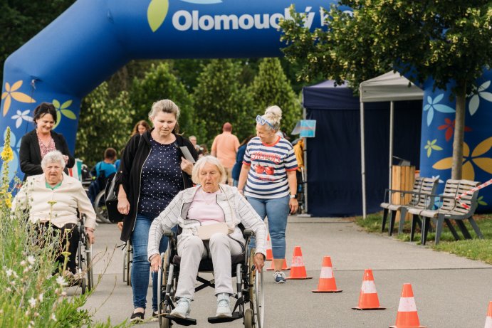  Olomoucká štafeta na vozíku spojila stovky lidí napříč světy
