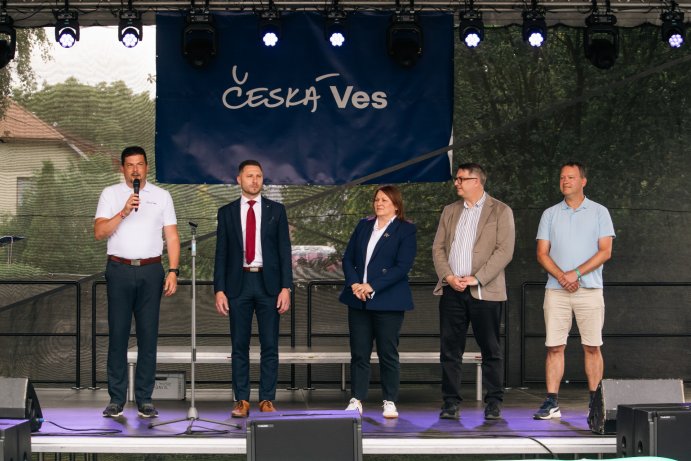  Česká Ves oslavila partnerství s polskými Walcemi