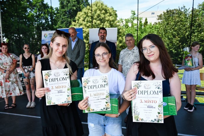 SŠZZ Olomouc slaví 150 let. Významné jubileum připomněly oslavy i floristická soutěž