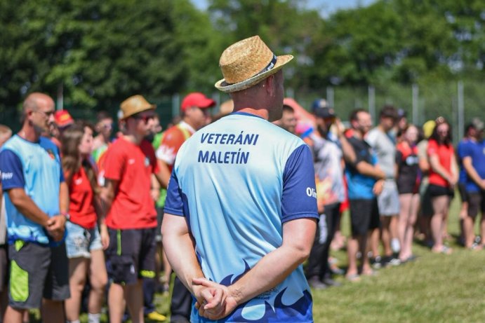  Maletín hostil pohárovou soutěž v požárním útoku

