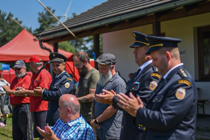  Maletín hostil pohárovou soutěž v požárním útoku
