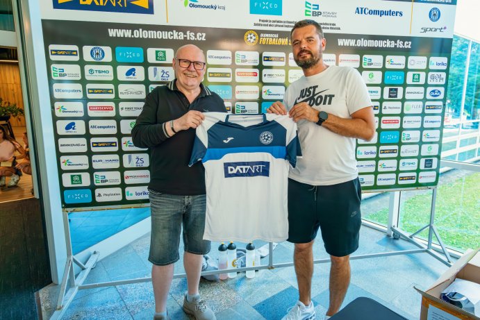  Léto odstartovali fotbalem. Mladí sportovci zahájili tradiční fotbalovou školu
