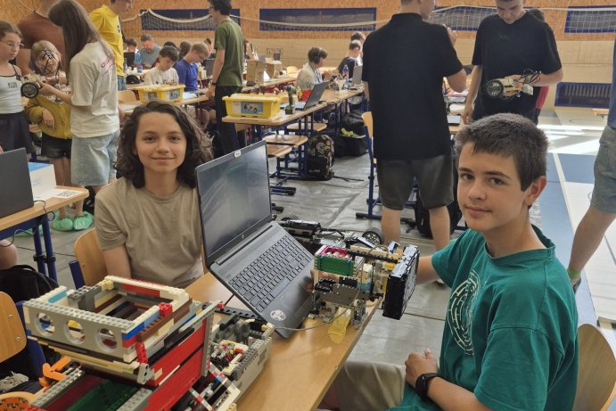  Roboti ovládli Jeseník. Na festival RoBoJ dorazilo téměř 200 mladých talentů
