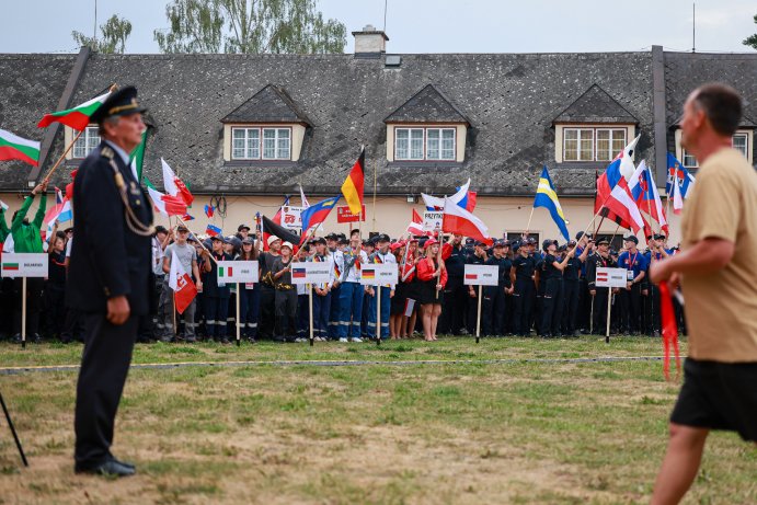 Šumperk hostí světové setkání mladých hasičů. Dorazily stovky účastníků z celého světa