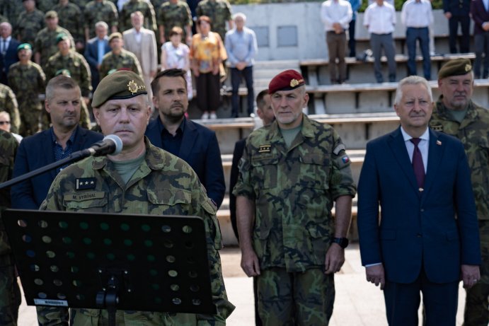 7. mechanizovaná brigáda má nového velitele. Slavnostní předání proběhlo v Hranicích