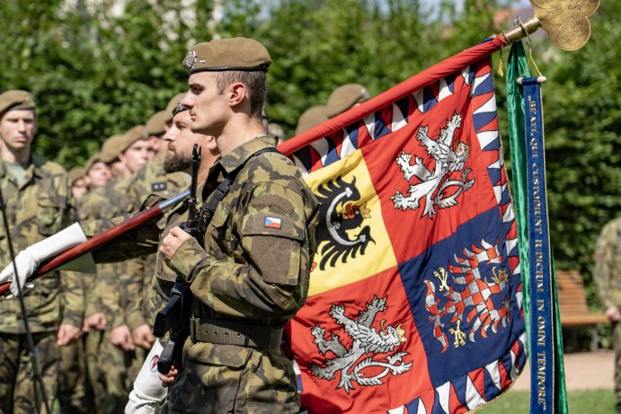 7. mechanizovaná brigáda má nového velitele. Slavnostní předání proběhlo v Hranicích
