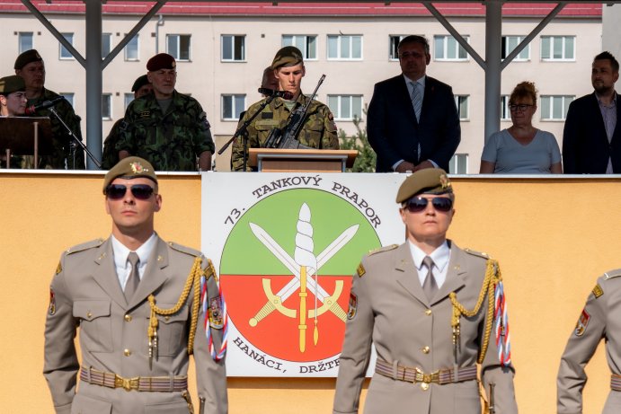 Z prázdnin rovnou do služby. Středoškoláci složili vojenskou přísahu