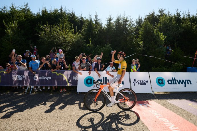  Czech Tour ve třetí etapě dojela na Dlouhé stráně
