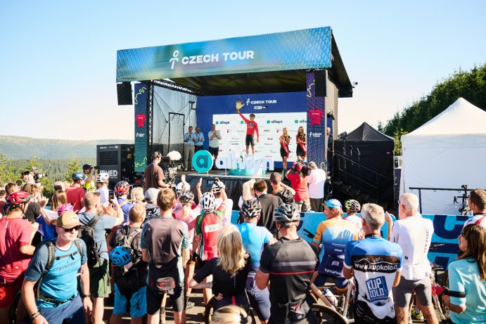  Czech Tour ve třetí etapě dojela na Dlouhé stráně
