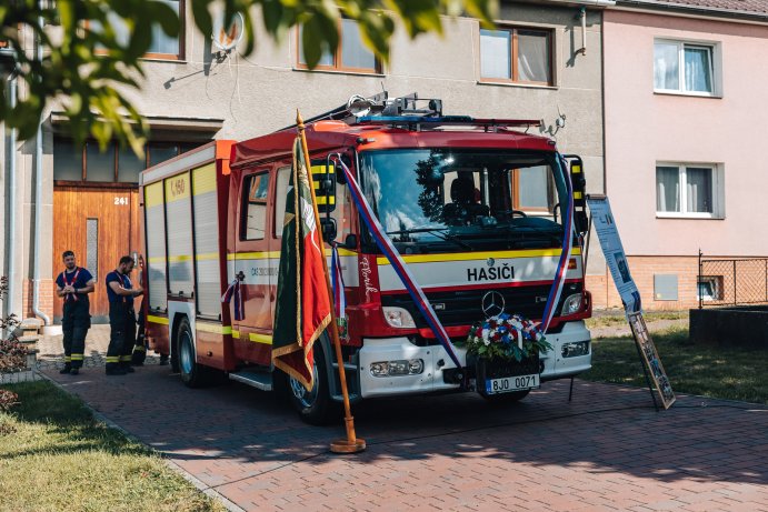 Hody v Přáslavicích nabídly hudbu, zábavu i slavnostní žehnání hasičského auta
