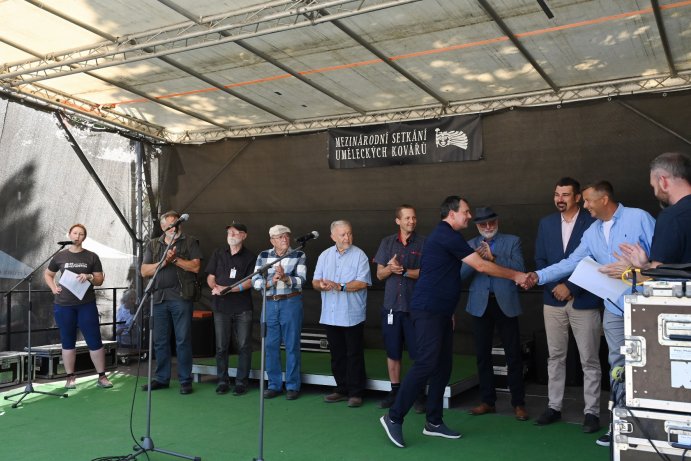  Helfštýn znovu ovládli mistři kovářského řemesla
