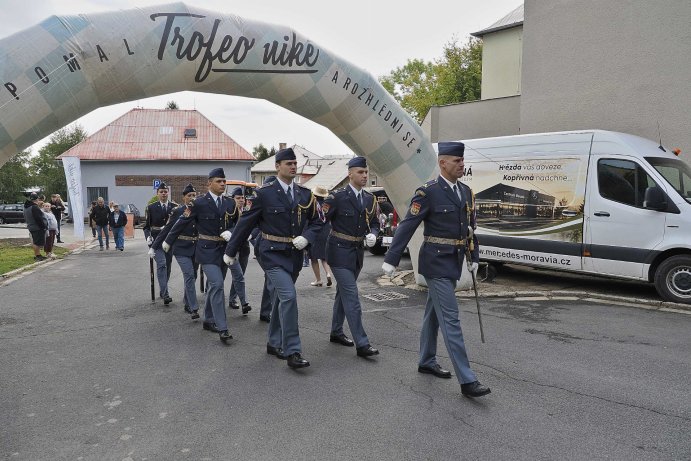  Historická auta zavítala do Jeseníku. Trofeo Niké nabídlo krásu i motoristickou tradici