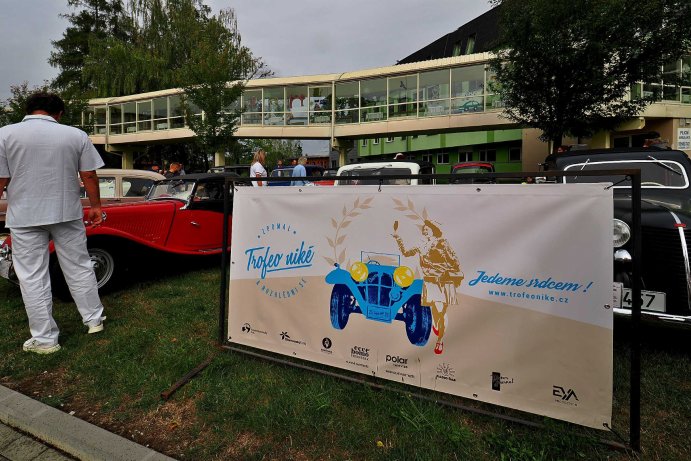  Historická auta zavítala do Jeseníku. Trofeo Niké nabídlo krásu i motoristickou tradici