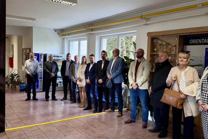 Lipnická elektrotechnická škola vyrábí vlastní elektřinu. Nové elektrárny pomohou i ve výuce
