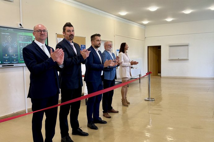 Lipnická elektrotechnická škola vyrábí vlastní elektřinu. Nové elektrárny pomohou i ve výuce