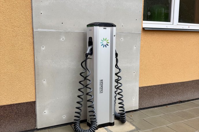 Lipnická elektrotechnická škola vyrábí vlastní elektřinu. Nové elektrárny pomohou i ve výuce