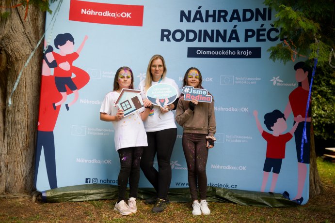  Duhový běh v Jeseníku spojil rodiny a upozornil na význam bezpečného zázemí
