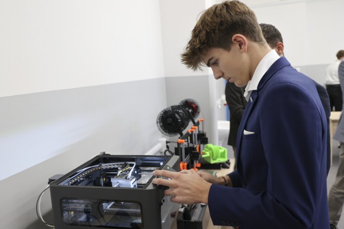  Prostějovská strojní škola má novou učebnu CAD. Studentům nabídne moderní technologie

