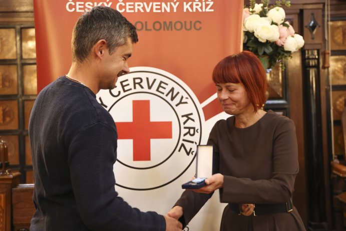  Prostějov ocenil bezpříspěvkové dárce krve. Medaile Jana Janského získaly desítky lidí
