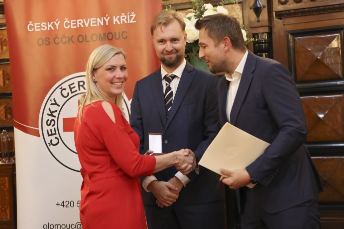  Prostějov ocenil bezpříspěvkové dárce krve. Medaile Jana Janského získaly desítky lidí
