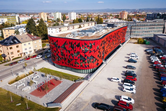 Červená budova v Olomouci připraví budoucí zdravotníky na praxi
