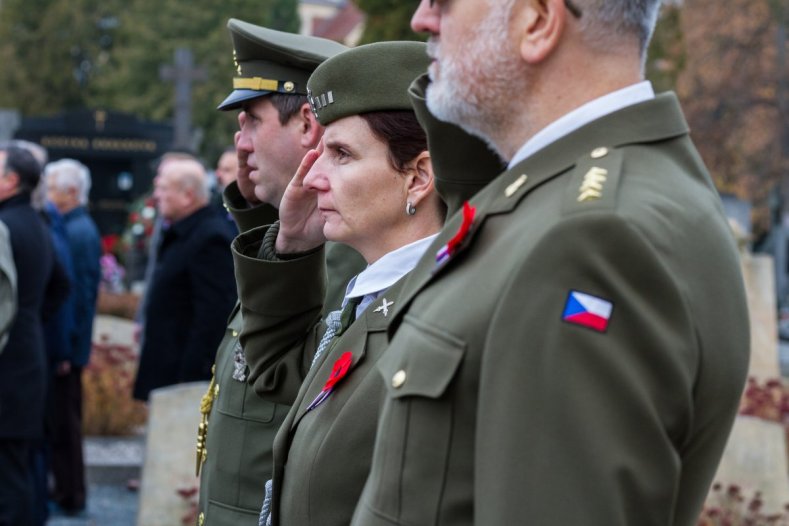 Hejtman uctil památku válečných veteránů