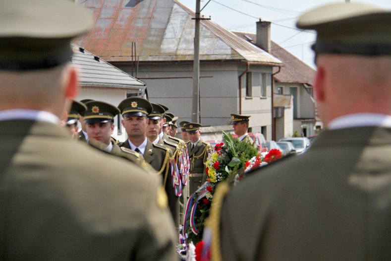 Kraj uctil památku nevinných lidí. Na sklonku války je zavraždili nacisté (Zákřov)