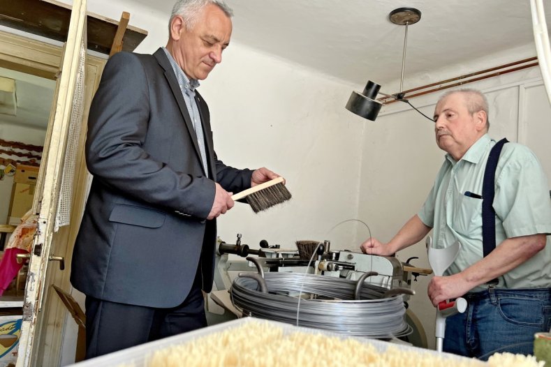 Kartáčník Alois Slepánek převzal titul Mistra tradiční rukodělné výroby Olomouckého kraje