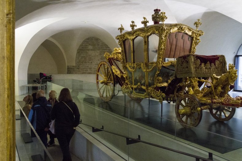 Znovuotevřené Arcidiecézní muzeum nabízí vstup do všech ramen křížové chodby i multimediální expozici
