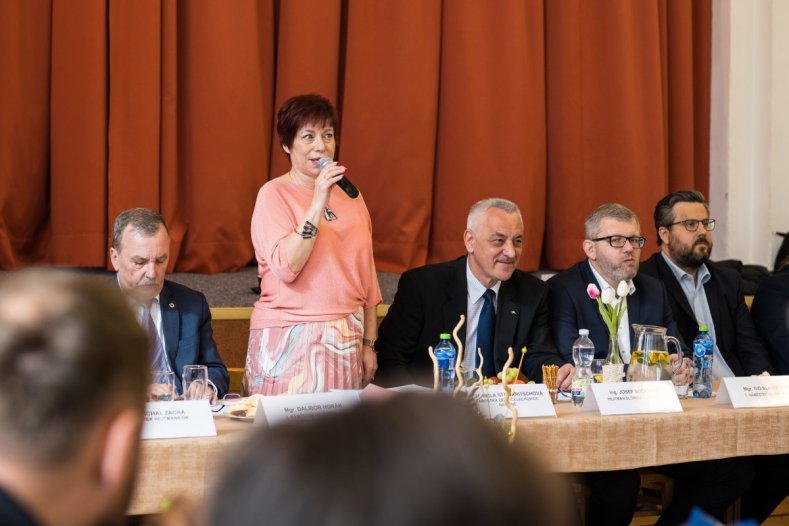 Zástupci mikroregionů diskutovali s hejtmanstvím na Kostelecku