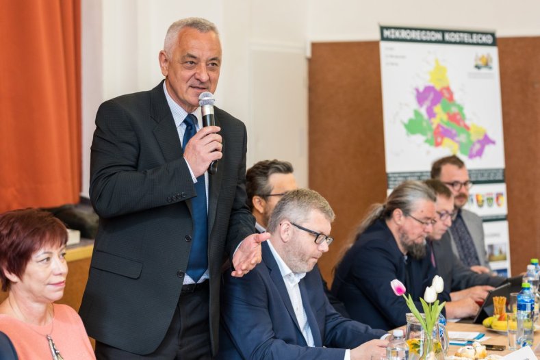 Zástupci mikroregionů diskutovali s hejtmanstvím na Kostelecku