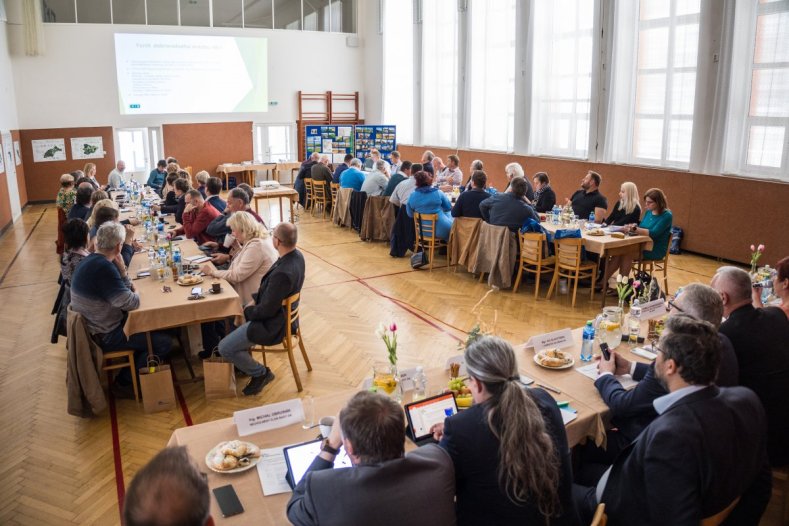 Zástupci mikroregionů diskutovali s hejtmanstvím na Kostelecku