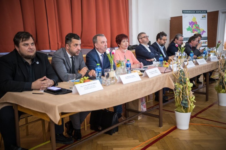 Zástupci mikroregionů diskutovali s hejtmanstvím na Kostelecku