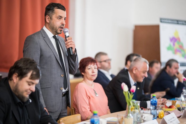 Zástupci mikroregionů diskutovali s hejtmanstvím na Kostelecku