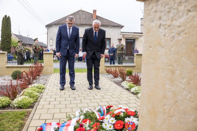 Zástupci kraje si připomněli tragédie z konce druhé světové války