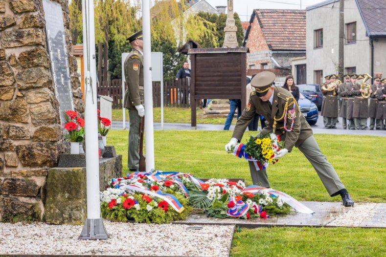 Zástupci kraje si připomněli tragédie z konce druhé světové války
