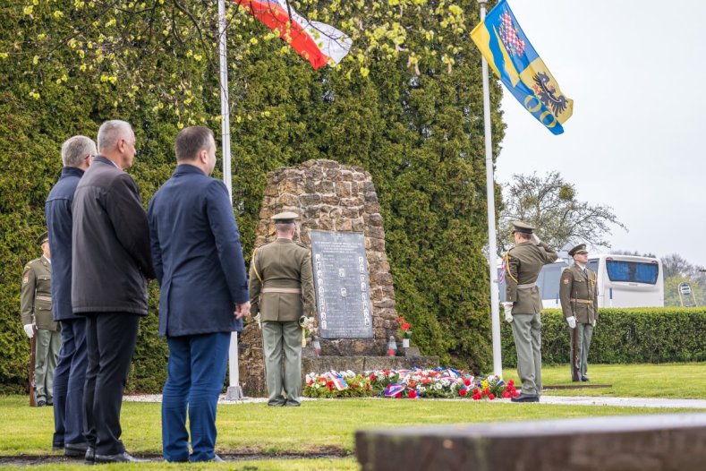 Zástupci kraje si připomněli tragédie z konce druhé světové války