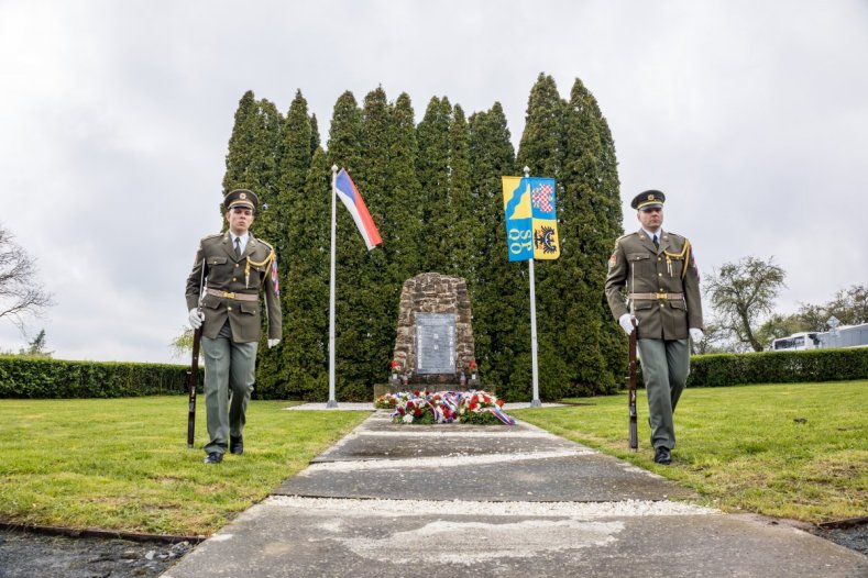 Zástupci kraje si připomněli tragédie z konce druhé světové války