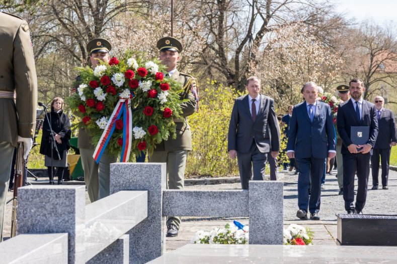 Zástupci kraje si připomněli tragédie z konce druhé světové války
