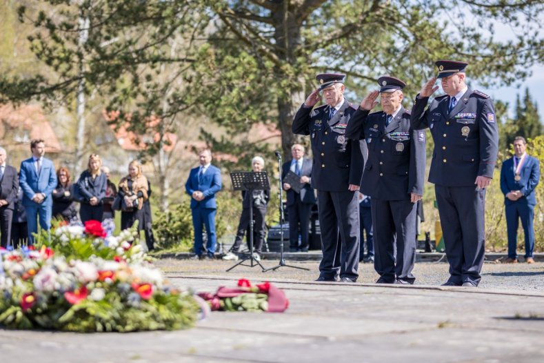 Zástupci kraje si připomněli tragédie z konce druhé světové války