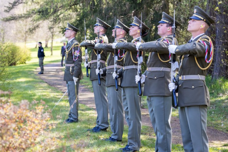 Zástupci kraje si připomněli tragédie z konce druhé světové války