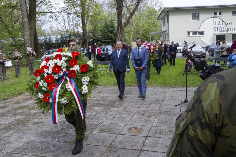 Zástupci kraje si připomněli tragédie z konce druhé světové války