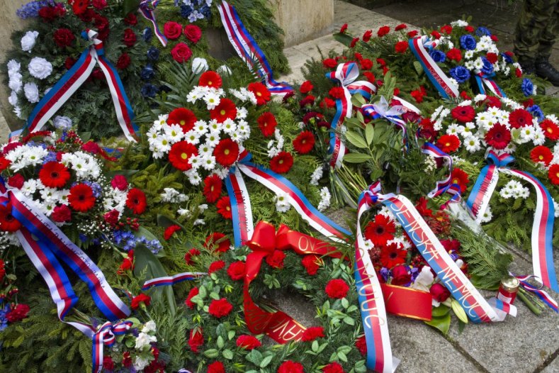 Zástupci kraje si připomněli tragédie z konce druhé světové války